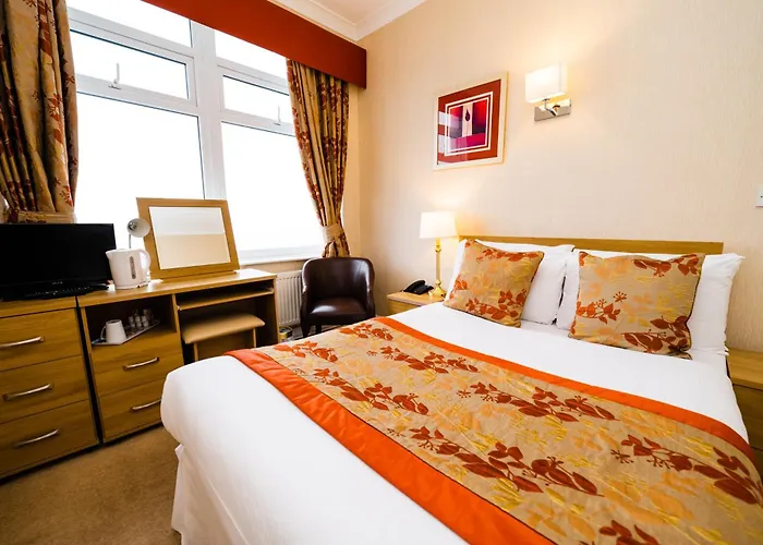 Hotel Grand Heights 3*