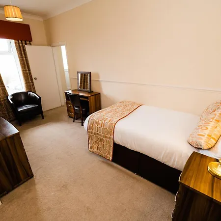 Raven Hall 3* رافينسكار