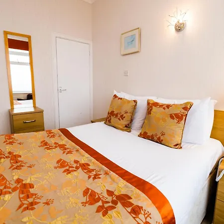 Raven Hall 3* رافينسكار