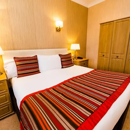 فندق Raven Hall 3*